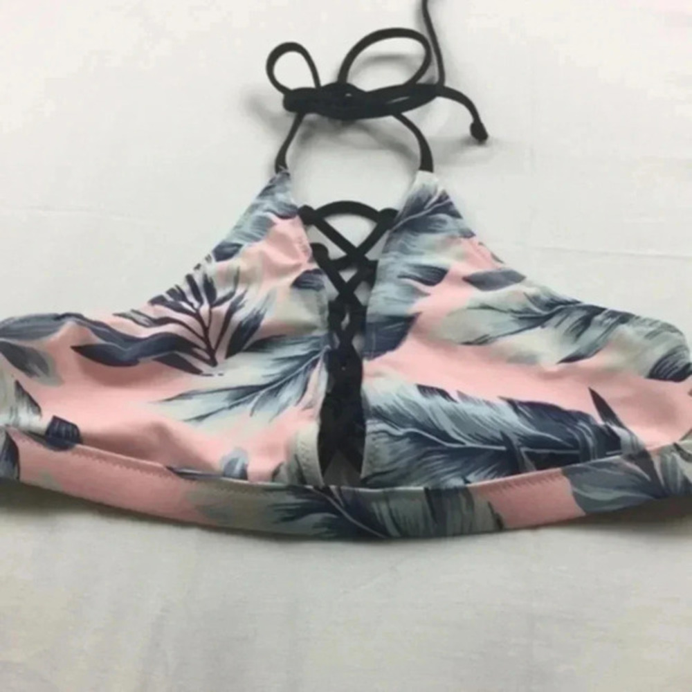 Pink swim wear XS.  FOR TEENS
